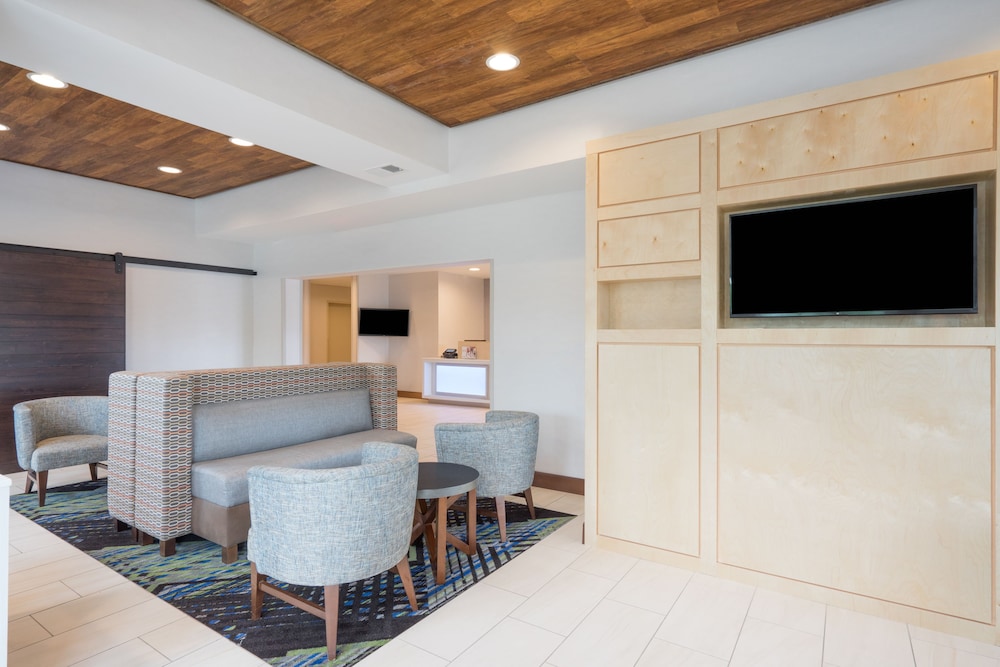 Holiday Inn Express Hotel & Suites Frankfort by IHG - photo 41