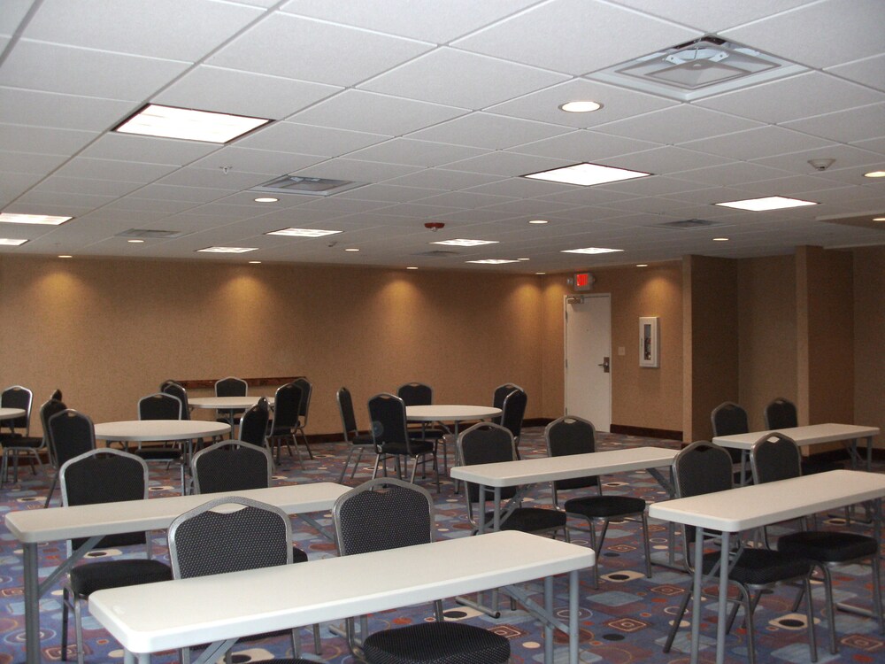 Holiday Inn Express New Albany by IHG - photo 20