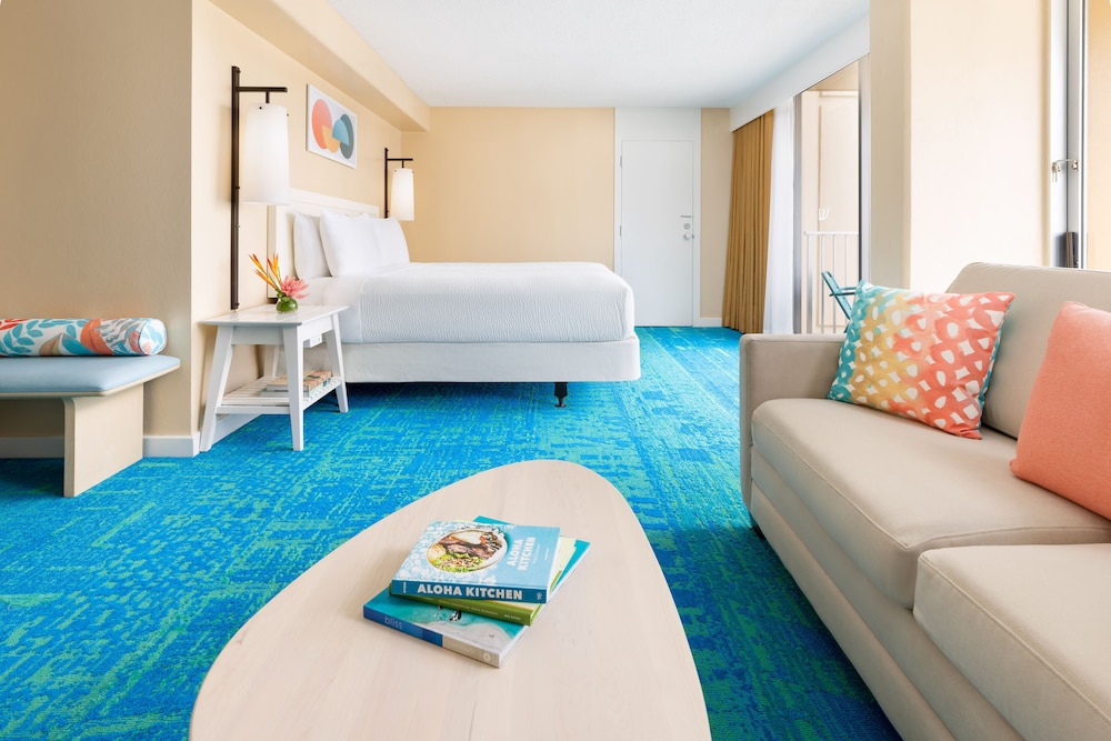 The Twin Fin Hotel - photo 22
