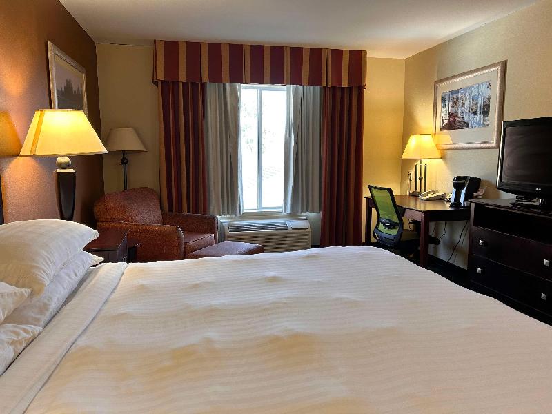 Holiday Inn Express Leesville - photo 36