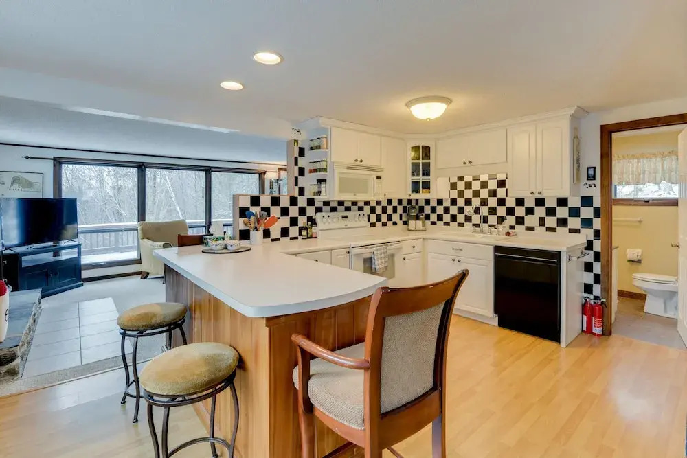 Pet friendly Home w Deck: 4 Mi to Jay Peak Resort - photo 20