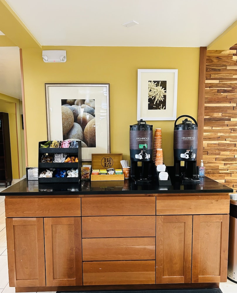 Country Inn & Suites by Radisson Delta Park North Portland - photo 32