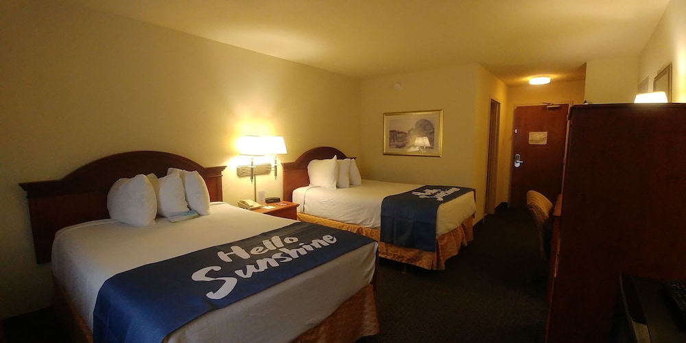 Days Inn by Wyndham Sidney OH - photo 4