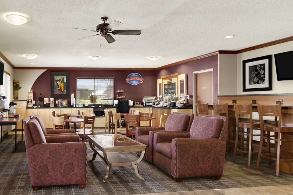 Baymont by Wyndham Golden Red Rocks - photo 21