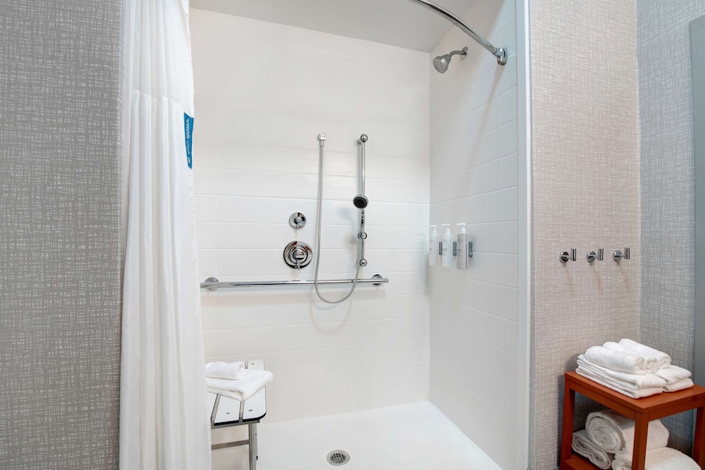 Hampton Inn Easley - photo 39