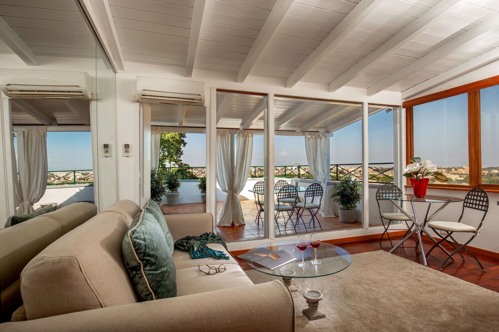 Gianicolo Penthouse Daplace Apartments — 4-Star Luxury Hotel in Rome, Italy