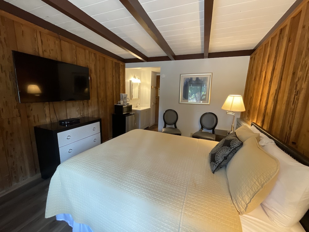 Riverfront Lodging - photo 22