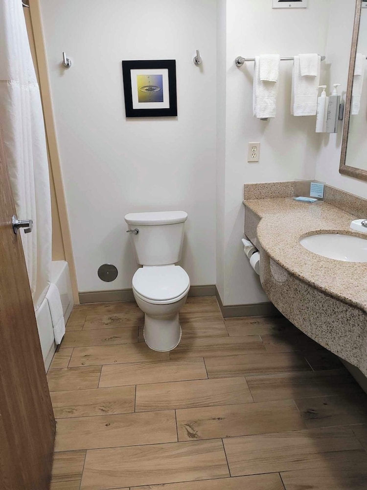 Summit Suites - photo 20