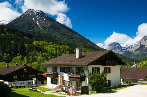 Haus am Forstamt 11 Ferienwohnungen — 4-Star Luxury Hotel in Ramsau, Germany