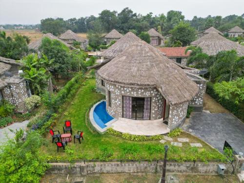 Mohor 56 — 4-Star Luxury Hotel in Bolpur, India