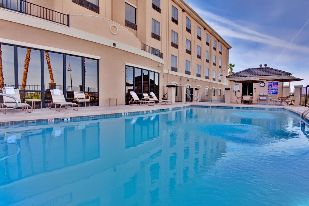 Holiday Inn Express & Suites Yuma by IHG - photo 24