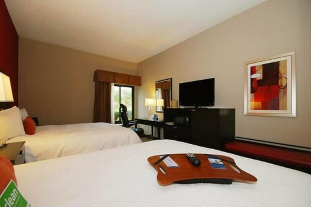 Hampton Inn Fort Myers Airport & I 75 - photo 12