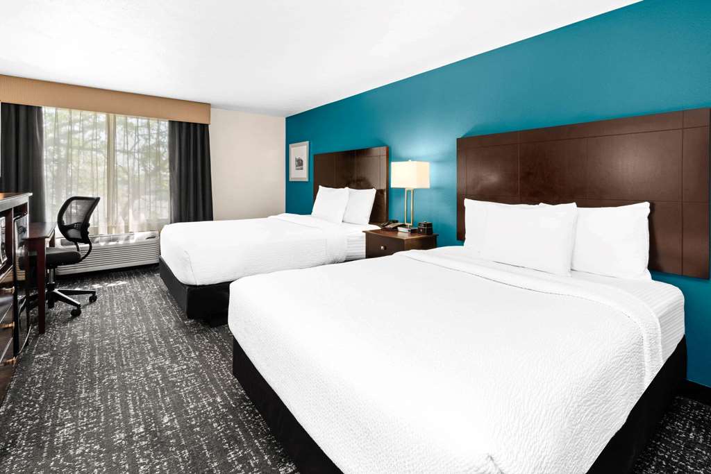 La Quinta Inn & Suites by Wyndham Portland NW - photo 12