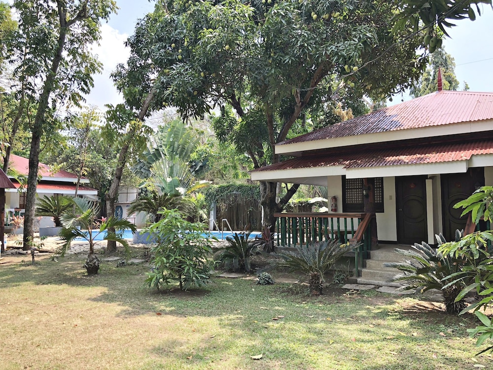 The Pelican’s Resort in Lian, Philippines