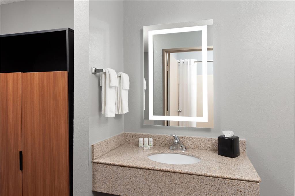 AmericInn by Wyndham Reedsburg - photo 12