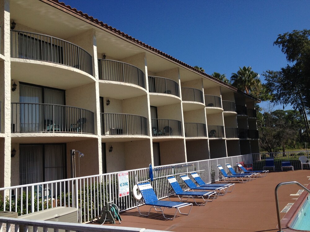 Vista Inn Lake Tarpon - photo 39