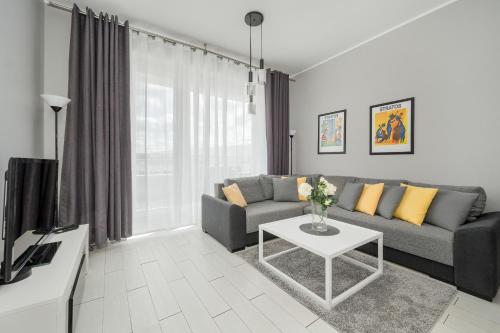 Wrocław Center Apartment Close to the Market and Park with Parking & Air Conditioning by Renters Prestige — 4-Star Luxury Hotel in Wroclaw, Poland