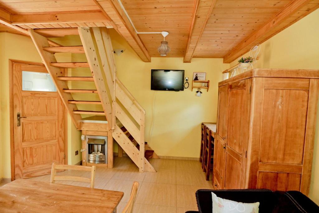 Domki Na Źródlanej in Miedzybrodzie Bialskie, Poland