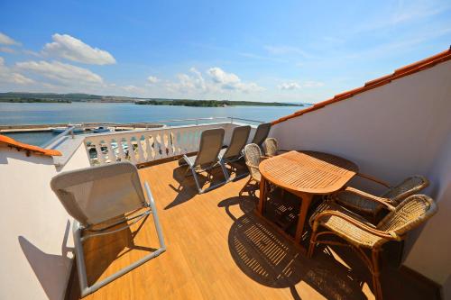 Apartmani Postimana — 4-Star Luxury Hotel in Pasman, Croatia
