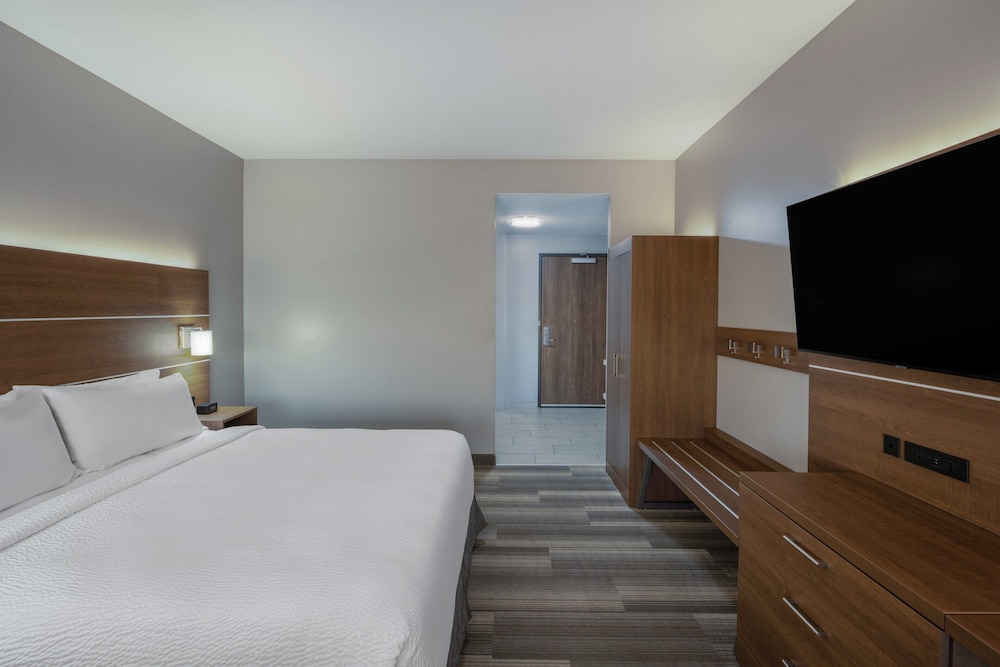 Holiday Inn Express & Suites Gilbert Mesa Gateway Airport by IHG - photo 25