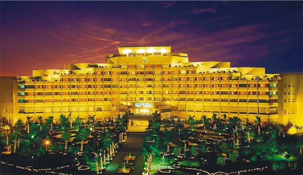 Fangzhong Sunshine Hotel Dongguan in Dongguan, People's Republic of China