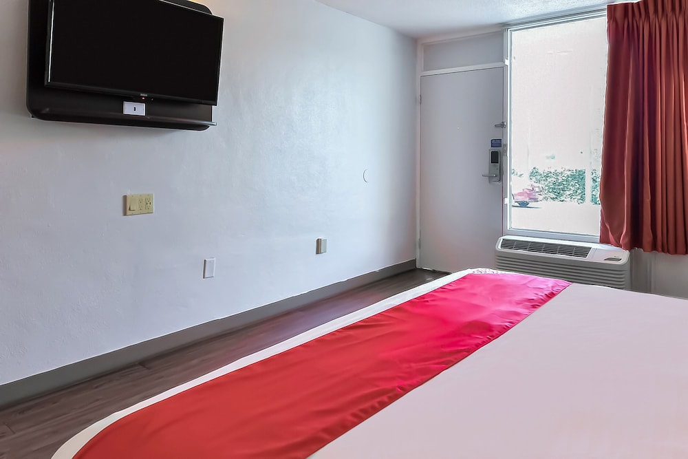 Oyo Hotel Valdosta Ga I 75 - photo 12