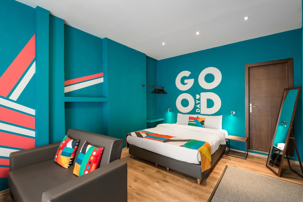 Colors Rooms & Apartments in Thessaloniki, Greece