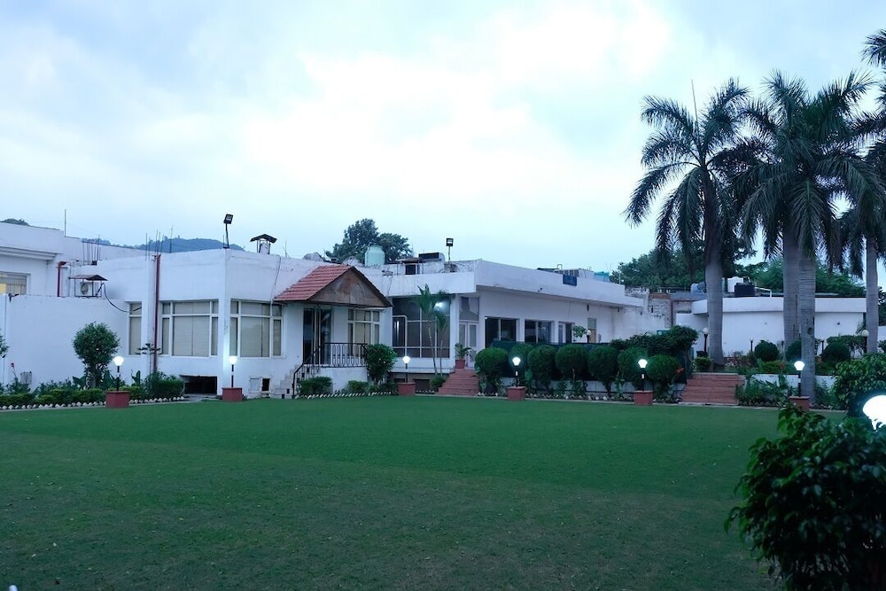 Black Mango Resort — Ambala