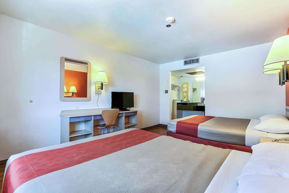 Super 8 by Wyndham Livermore - photo 6