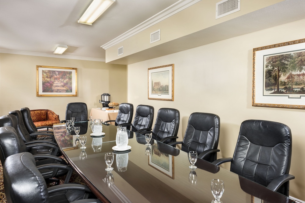 Ayres Suites Ontario at the Mills Mall Rancho Cucamonga - photo 32