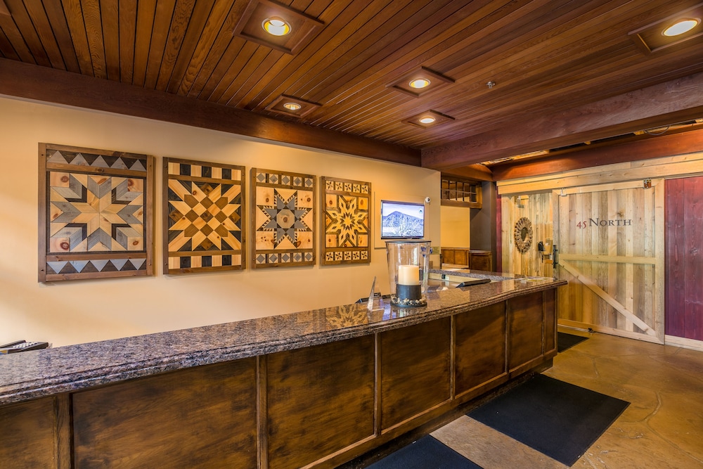 Sugarloaf Mountain Hotel — Kingfield — photo 2