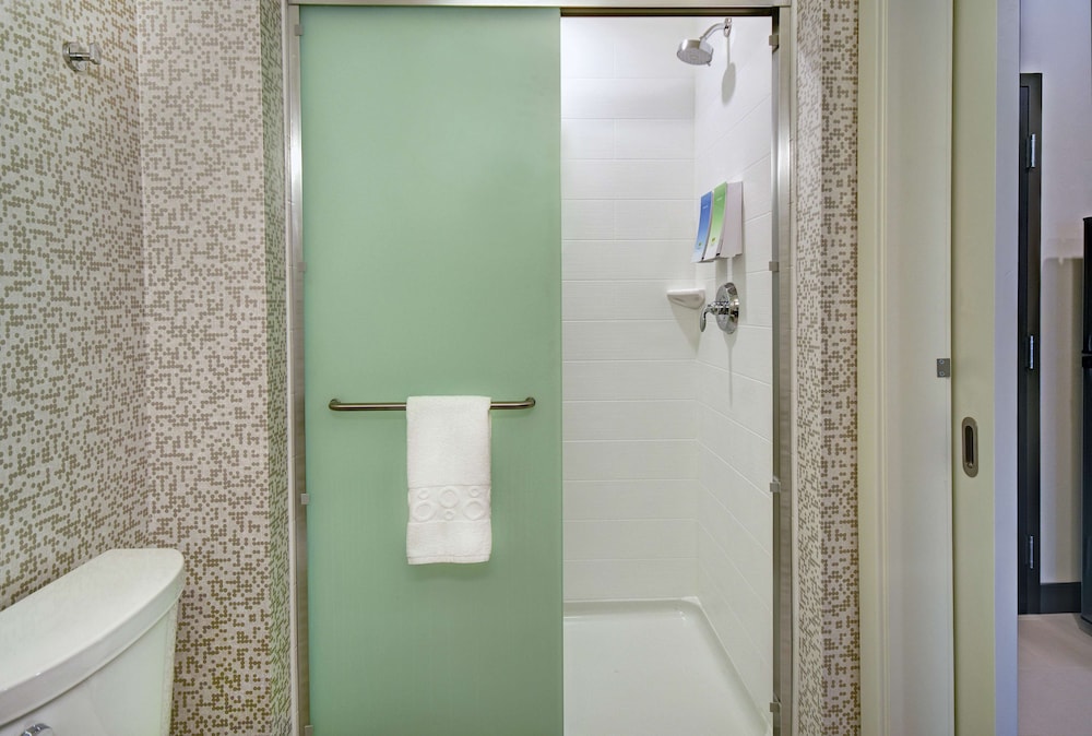 Home2 Suites by Hilton Beloit - photo 27
