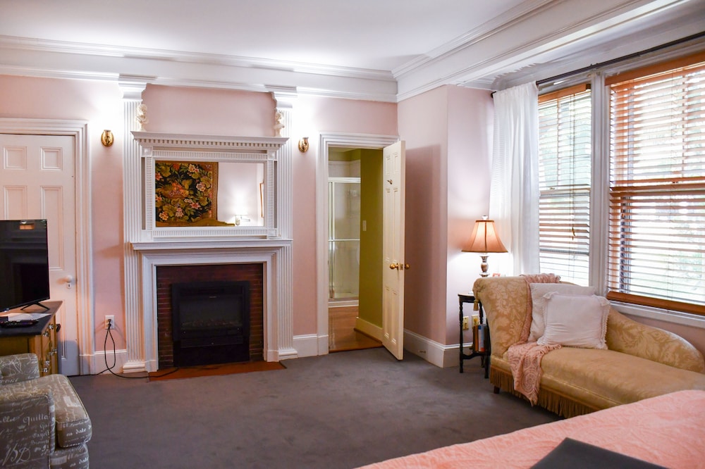 The Sayre Mansion Inn - photo 28