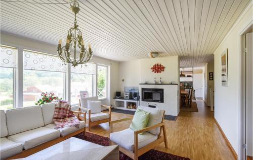 Awesome Home In Hjälteby With Wifi — Elloes — photo 3