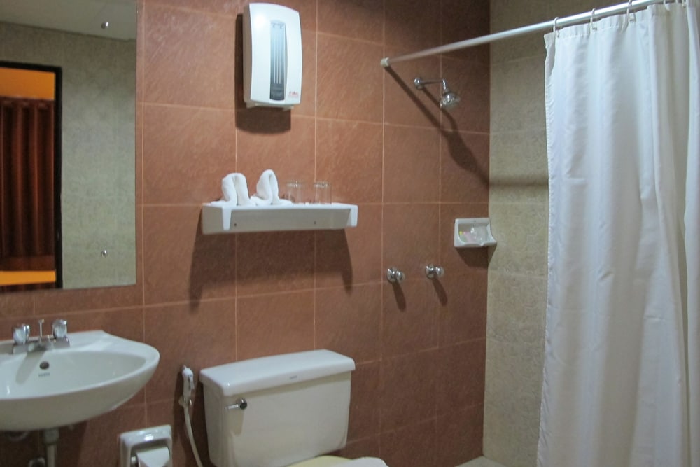 Travel Lodge Suriwongse Adult only