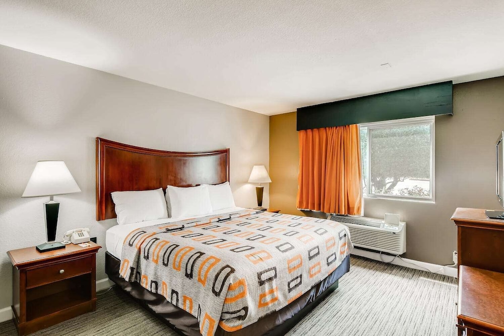 Orangewood Inn & Suites Midtown - photo 20