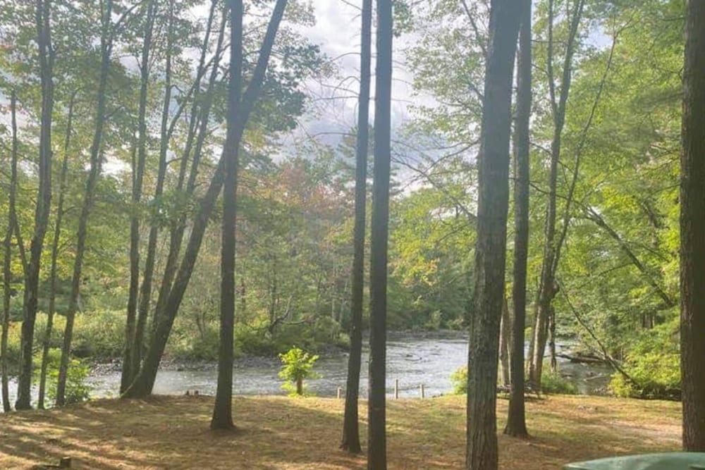 Rivers Edge - carbon neutral hotel in Freedom