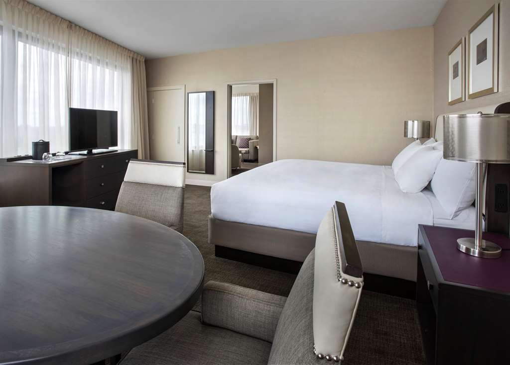 Hyatt Regency Pittsburgh International Airport - photo 16
