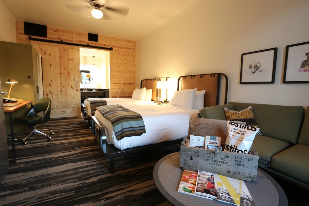 Cavalry Court by Valencia Hotel Collection - photo 8