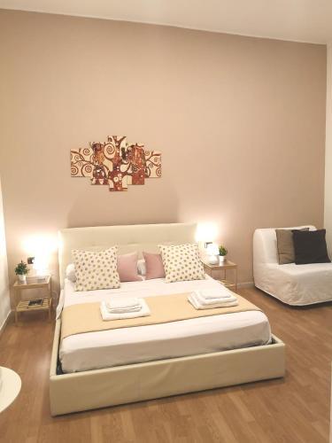 Domus Luigi Leone - last minute hotel in Naples