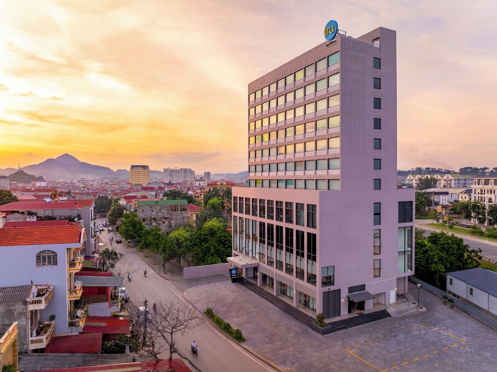 Tru by Hilton Lang Son City Centre - carbon neutral hotel in Lang Son