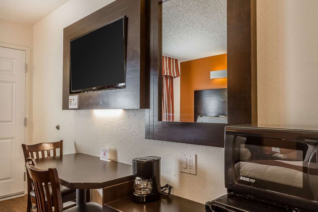 Rodeway Inn Wine Country - photo 15