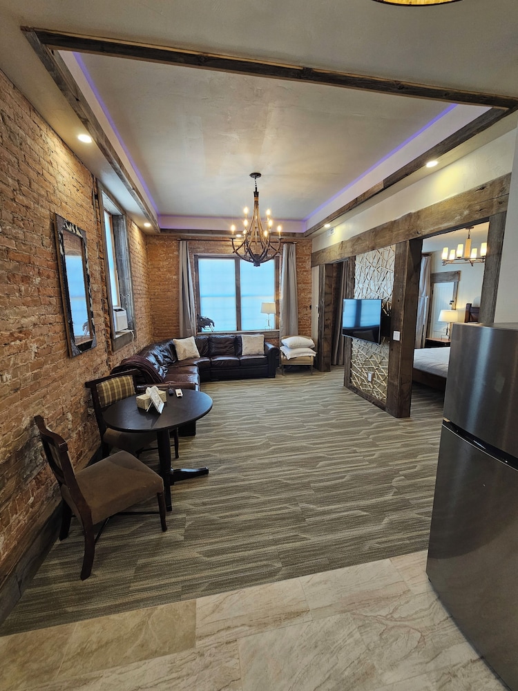 Eaglescape Suites and Event Center - photo 20