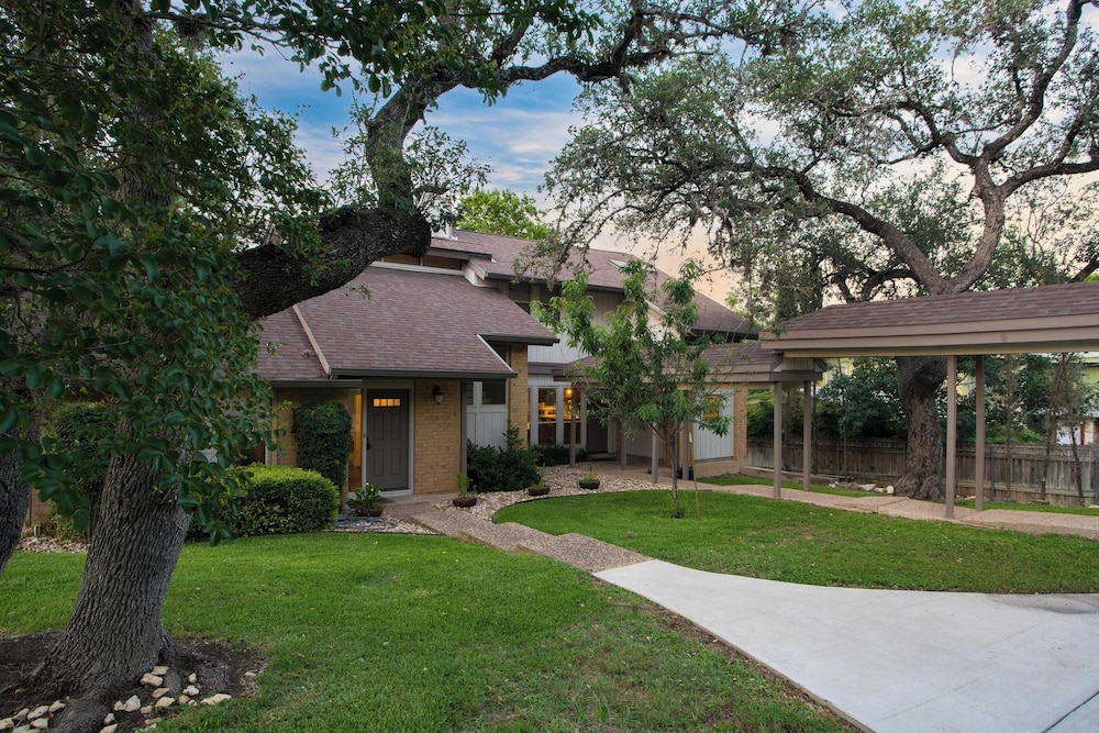 Travis by Avantstay Waterfront Lake Retreat - photo 32