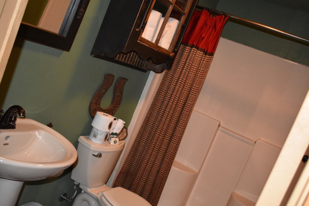 Bear Creek Lodge Cabin Resort - photo 73