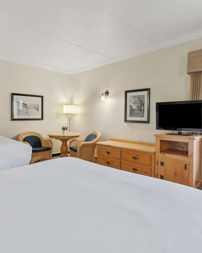 Cherry Tree Inn & Suites - photo 22