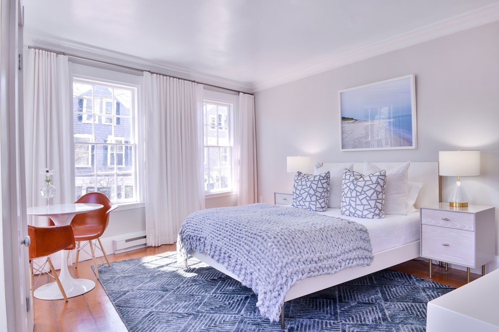 Hotel Pippa — Nantucket