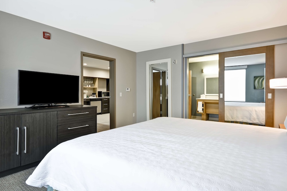 Home2 Suites by Hilton Jackson MI - photo 14
