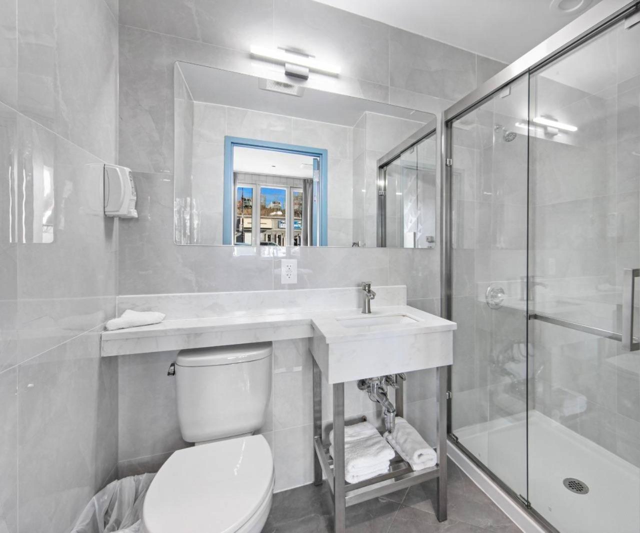 Hotel 365 Bronx - photo 10