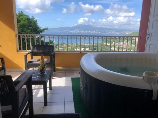 Spot Ideal En Famille Ou Amis Piscine Vue Mer Et Calme Anse a L’ane in Les Trois-Ilets, Martinique